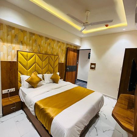 Hotel Paramount Villa Gandhinagar Buitenkant foto