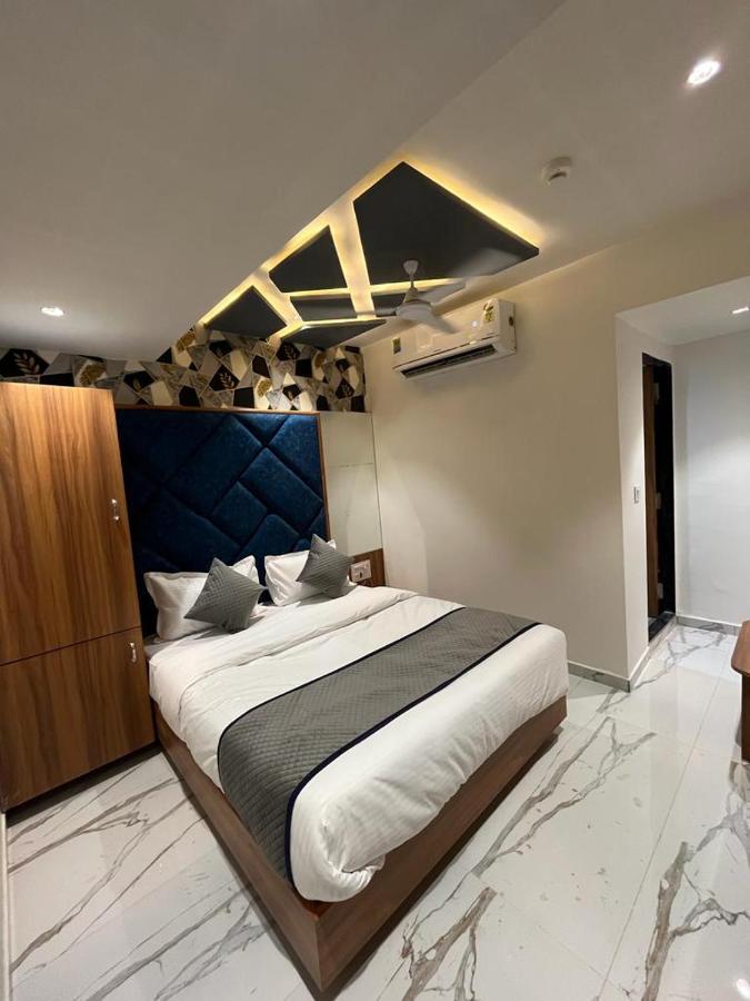 Hotel Paramount Villa Gandhinagar Buitenkant foto