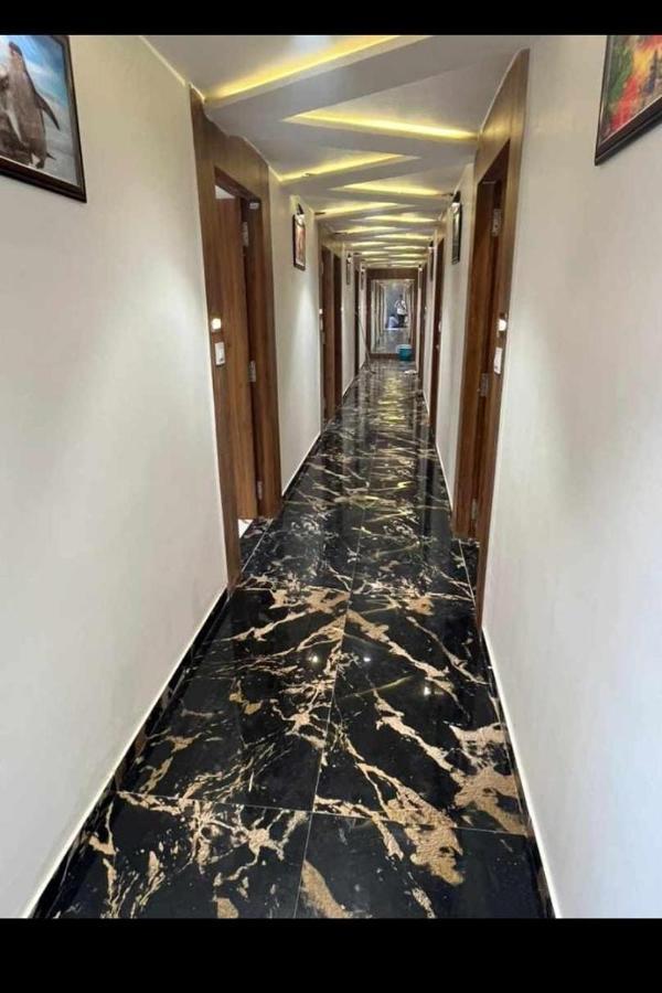 Hotel Paramount Villa Gandhinagar Buitenkant foto