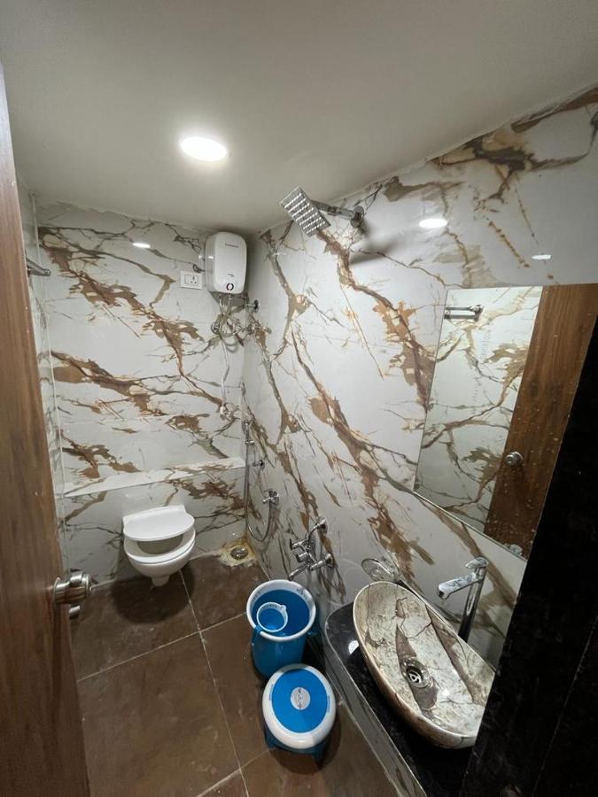 Hotel Paramount Villa Gandhinagar Buitenkant foto