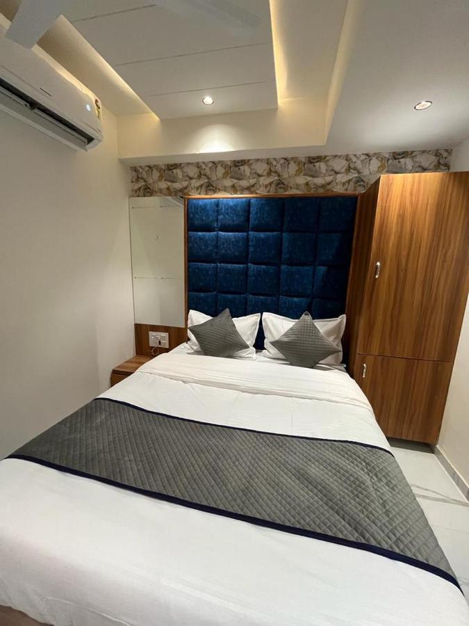Hotel Paramount Villa Gandhinagar Buitenkant foto