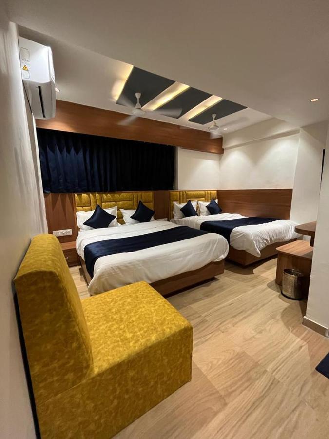 Hotel Paramount Villa Gandhinagar Buitenkant foto