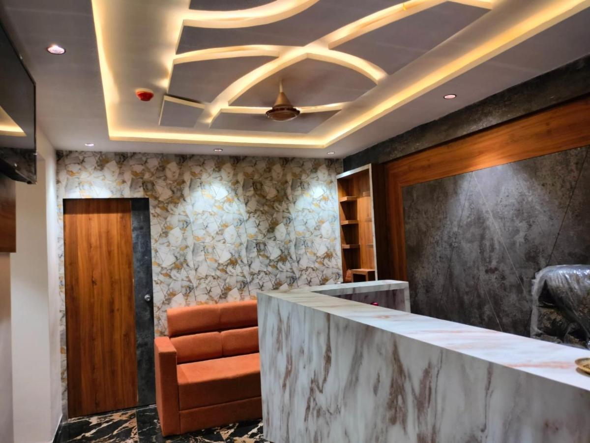 Hotel Paramount Villa Gandhinagar Buitenkant foto